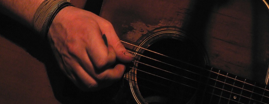 12_glenguitar_robw